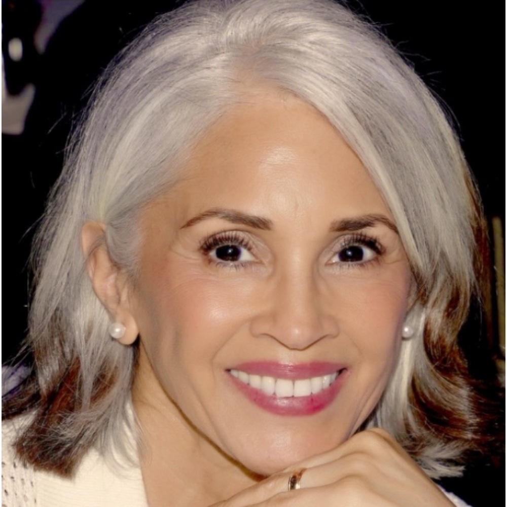 Meet your Posher, Nitza